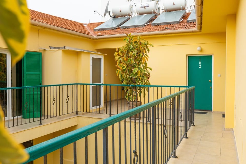 Property building, Balcony/Terrace