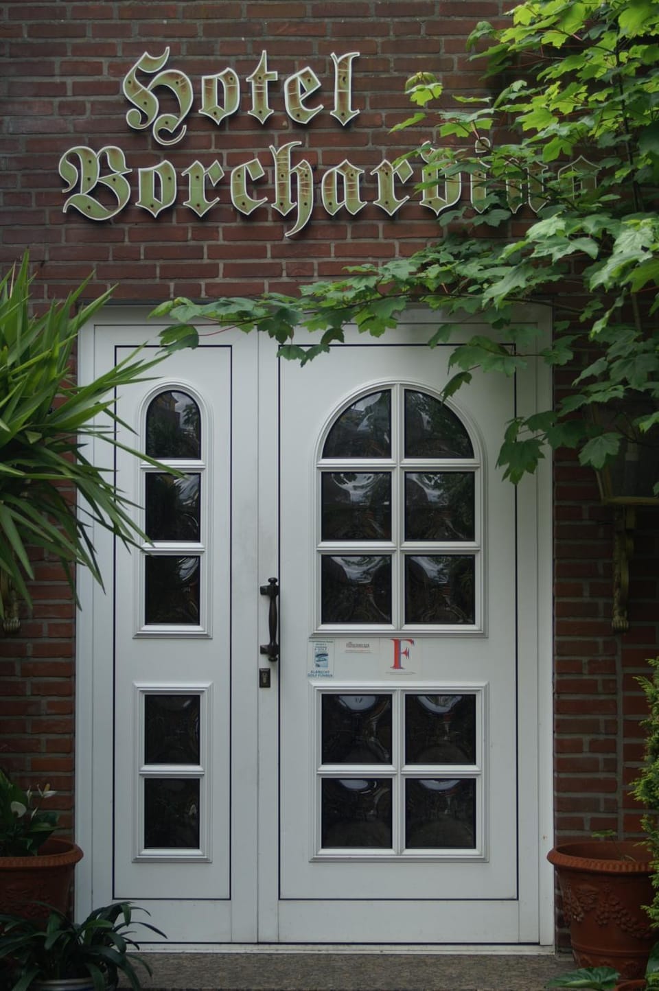 Facade/entrance