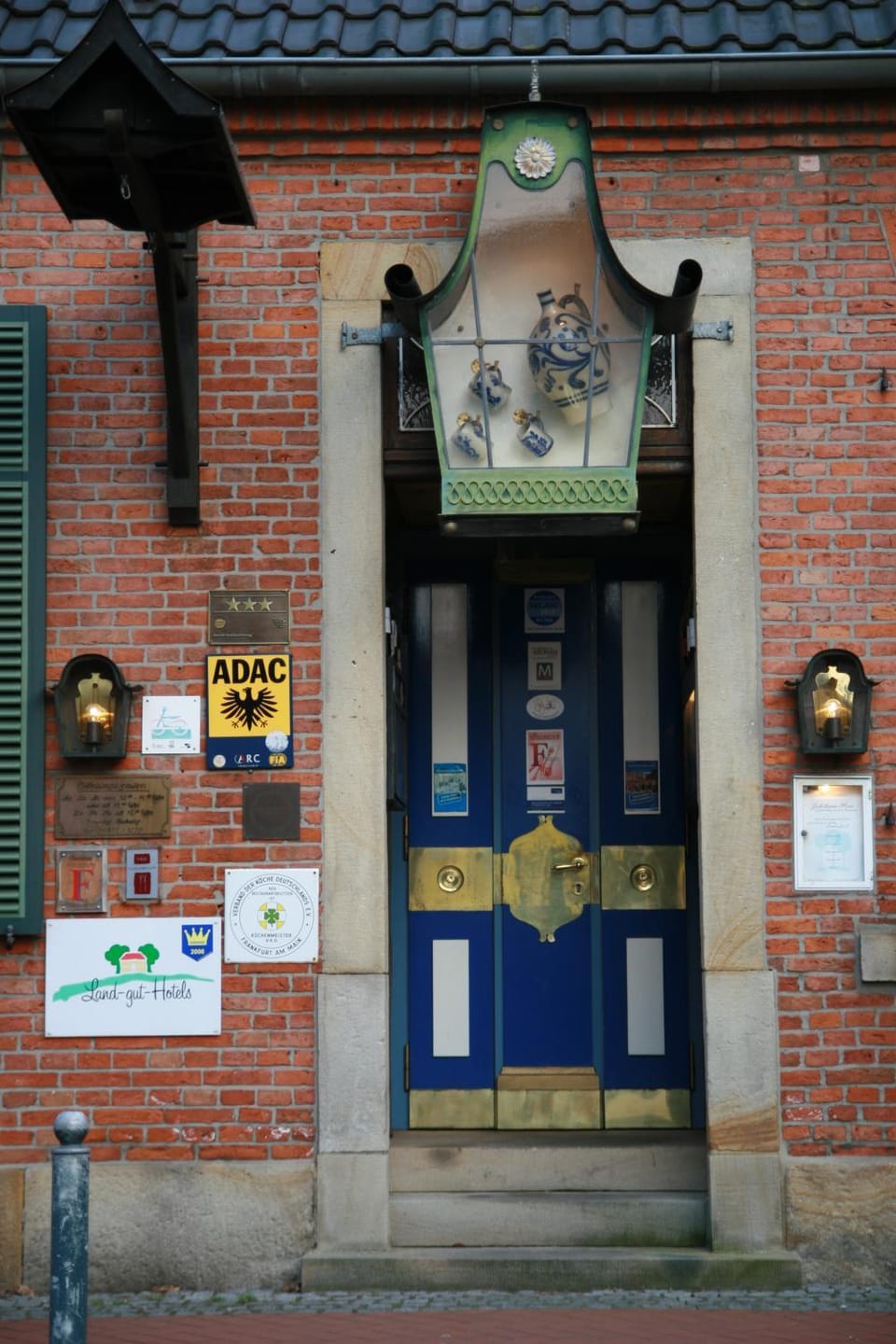 Facade/entrance