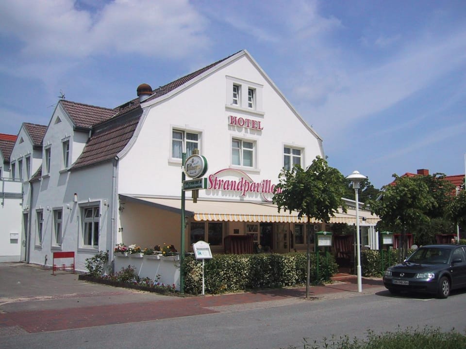 Restaurant/places to eat, Balcony/Terrace