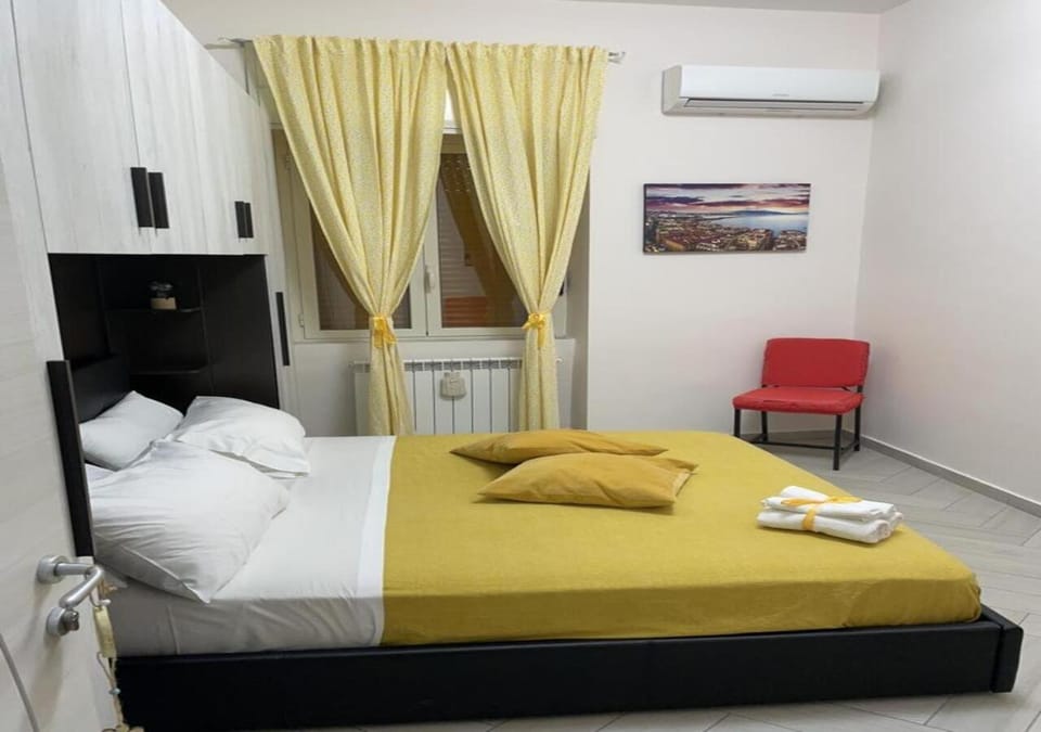 Bedroom, air conditioner