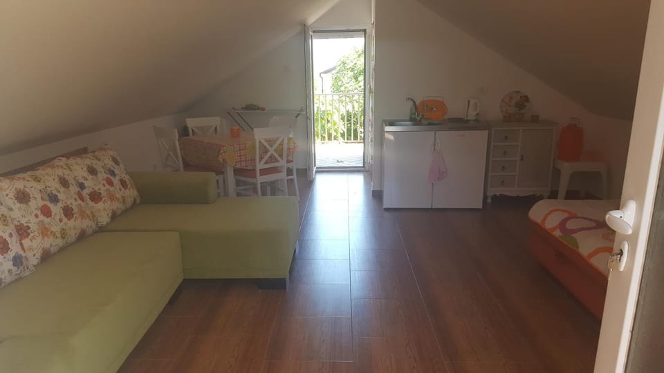 Fig Tree House Nature lodge in Ulcinj Municipality