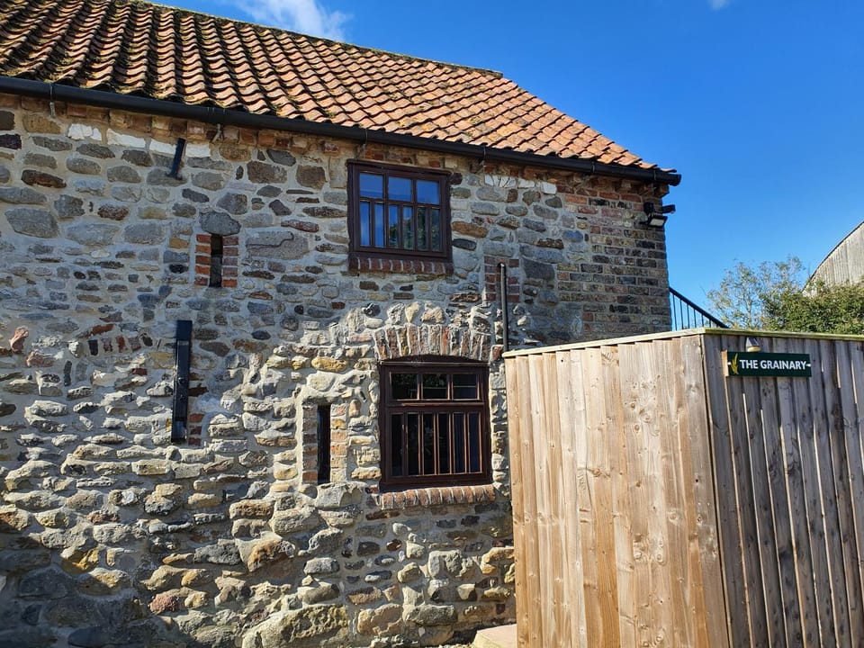 Mill House 2 Bedrooms & The Grainary 1 Bedroom Apartment in England