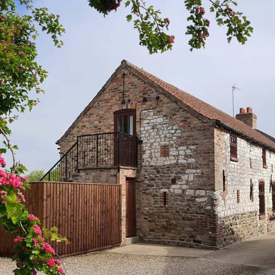 Mill House 2 Bedrooms & The Grainary 1 Bedroom Apartment in England