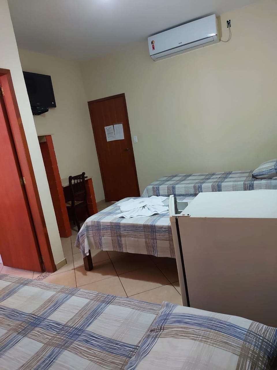 Photo of the whole room, air conditioner