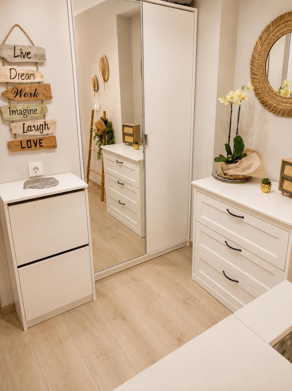 storage, storage, wardrobe