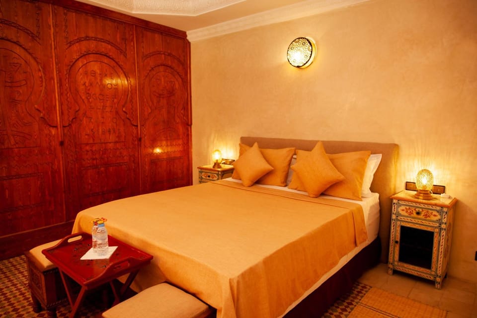 Photo of the whole room, Bedroom, Pool view, acessibility