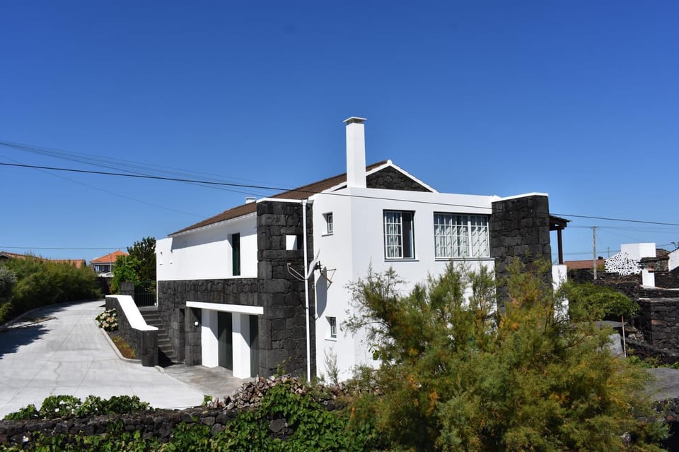 Bed, Garden view, Mountain view, Sea view, Street view