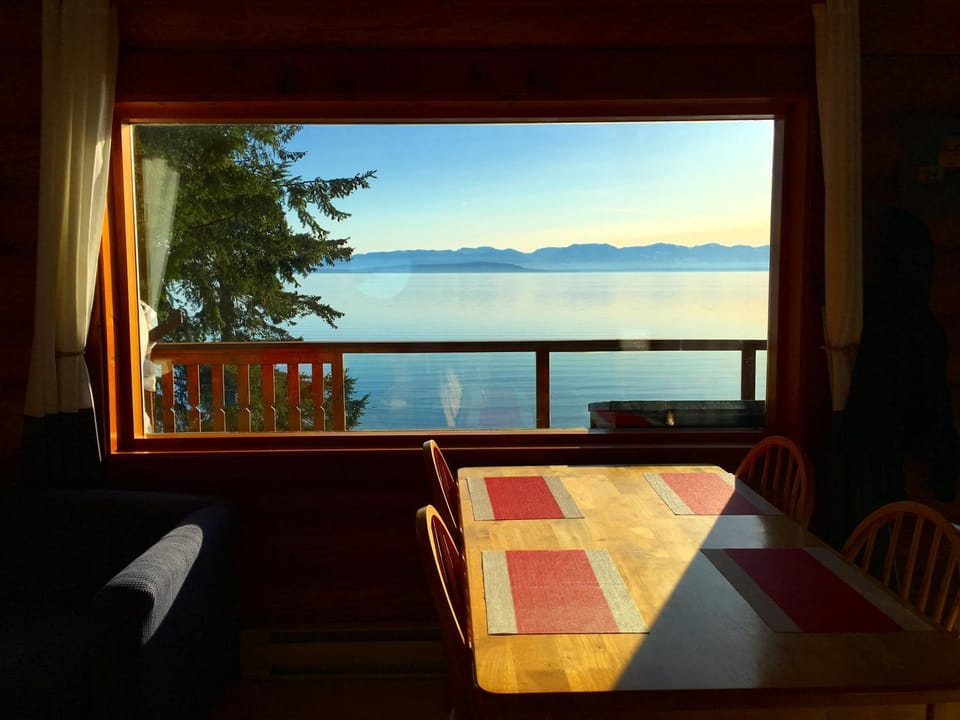 Natural landscape, View (from property/room), Balcony/Terrace, Dining area, Sea view