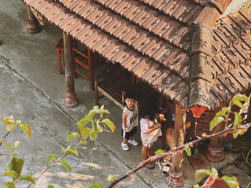 Property building, Restaurant/places to eat