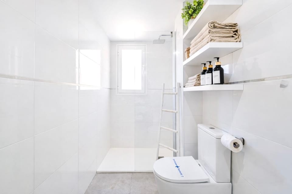 Shower, Bathroom, towels