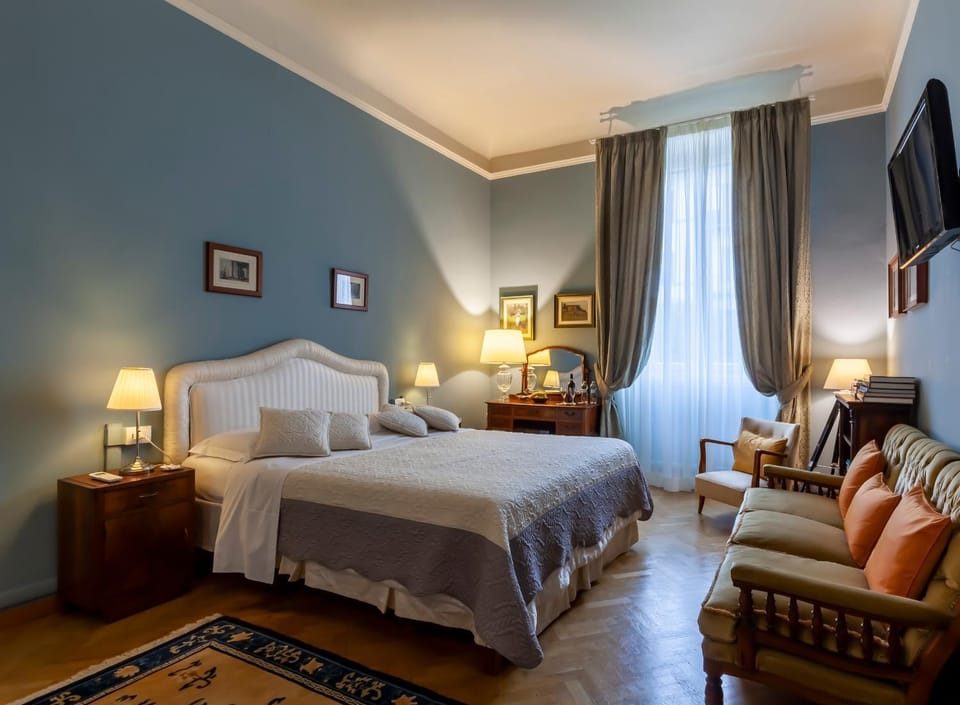 Bed, Photo of the whole room