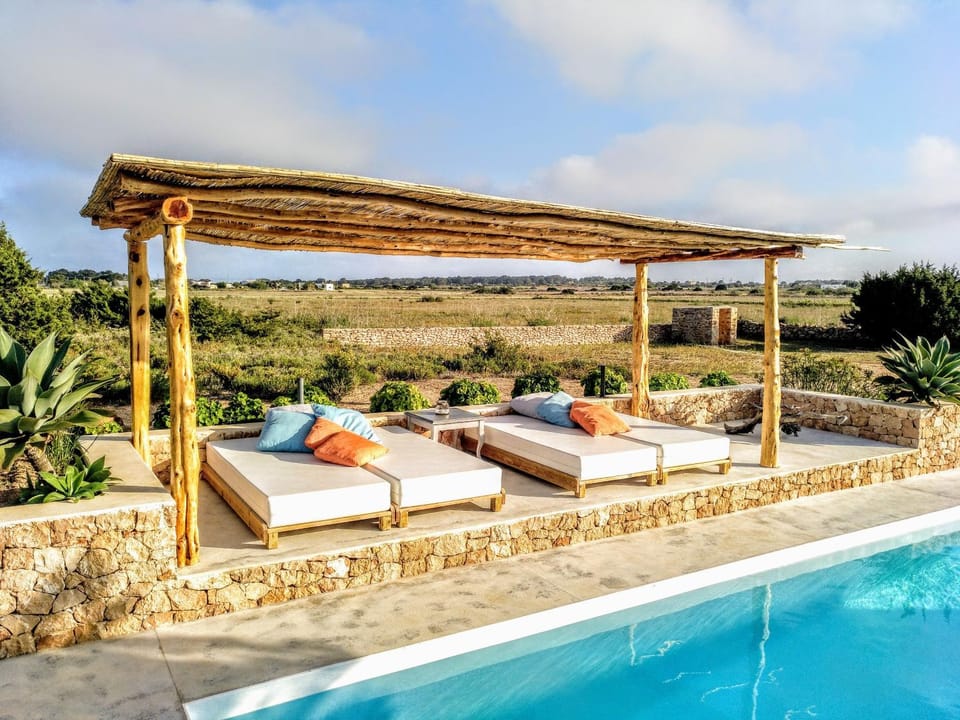 Patio, Patio, Off site, Day, Activities, Summer, BBQ facilities, BBQ facilities, Garden, Garden, View (from property/room), Balcony/Terrace, Garden view, Landmark view, Pool view, Swimming pool, Swimming pool, Swimming pool, children, young children, older children, Family