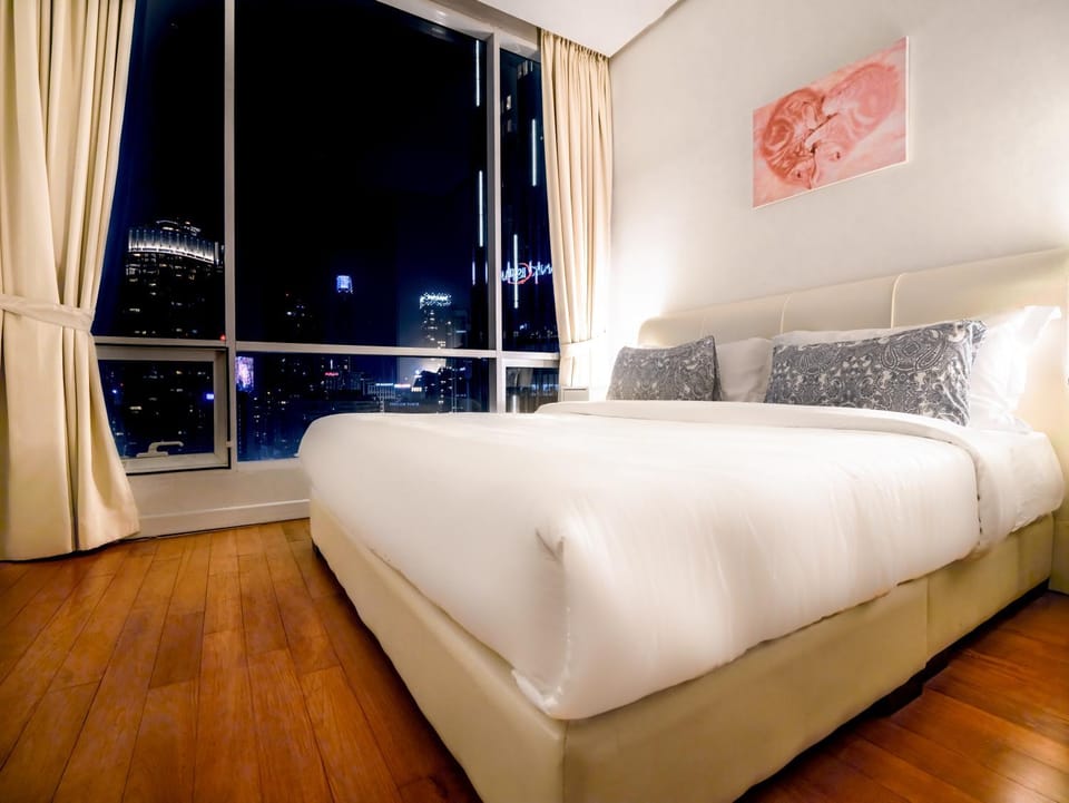 Night, Photo of the whole room, Bedroom