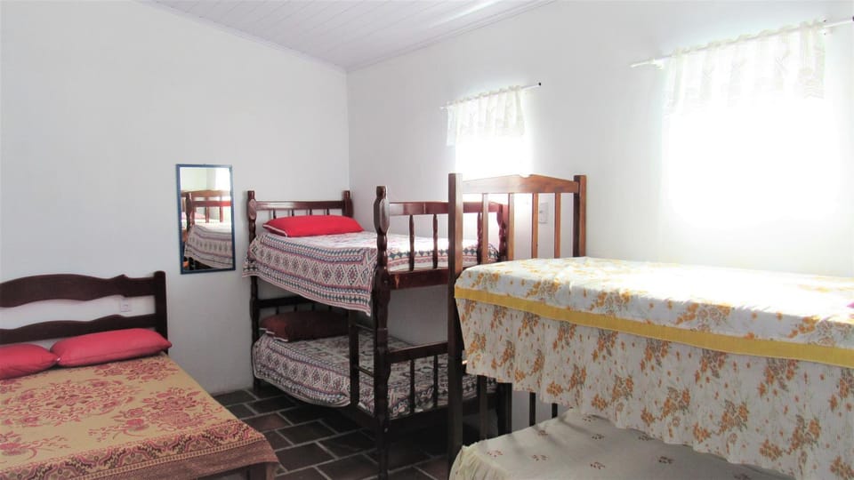 Bed, bunk bed