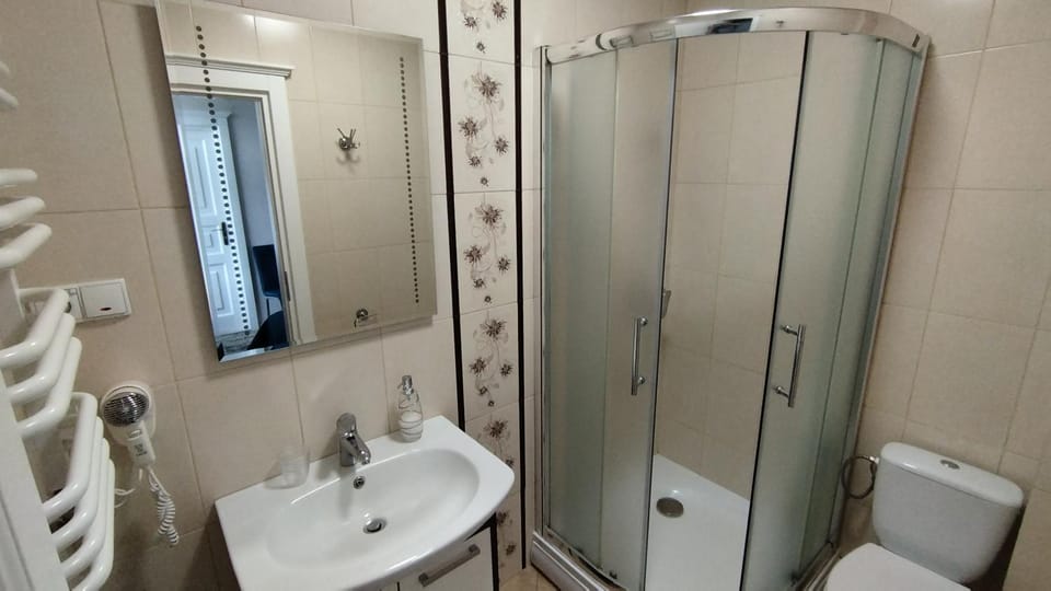 Shower, Toilet, Bathroom, heating