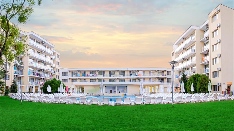 Property building, Swimming pool