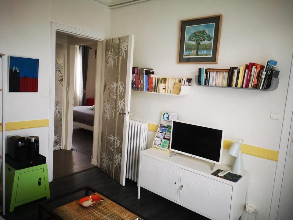 TV and multimedia, Seating area