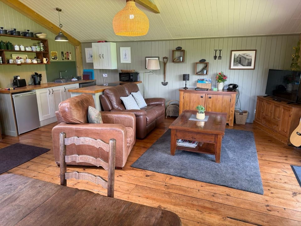 The Potting Shed And The Garden Shed Self Catering House in Wales