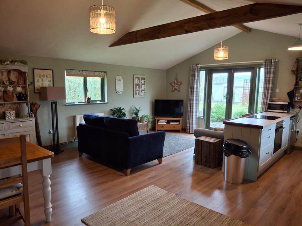 The Potting Shed And The Garden Shed Self Catering House in Wales