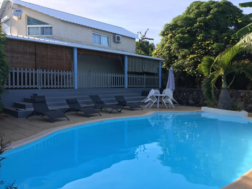 Property building, Swimming pool