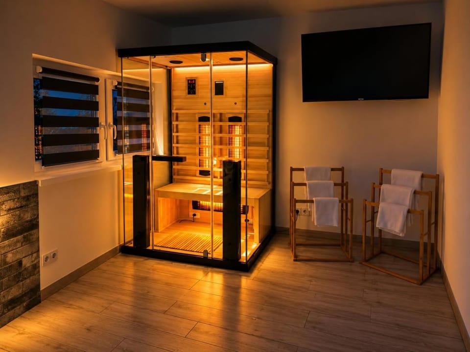 Ady Wellness Apartmanház - Privát jacuzzi & infraszauna House in Hungary