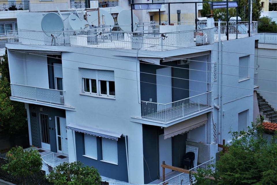 Zefyros Super Cool Apartments next to Alimos Riviera Apartment in Alimos