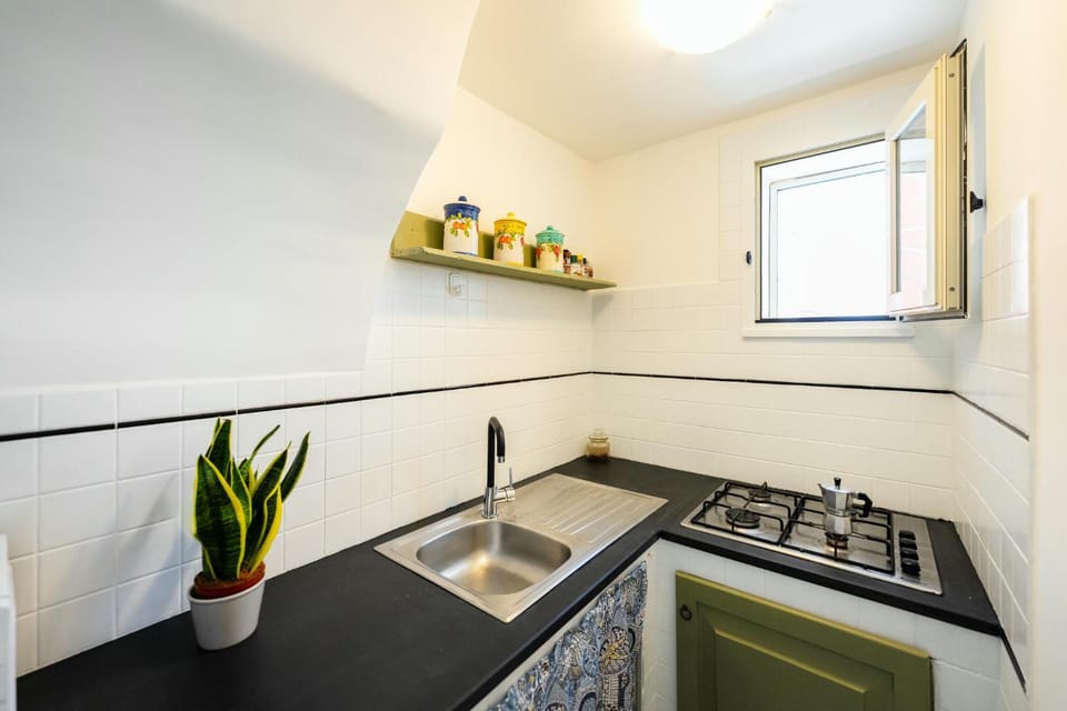 Kitchen or kitchenette