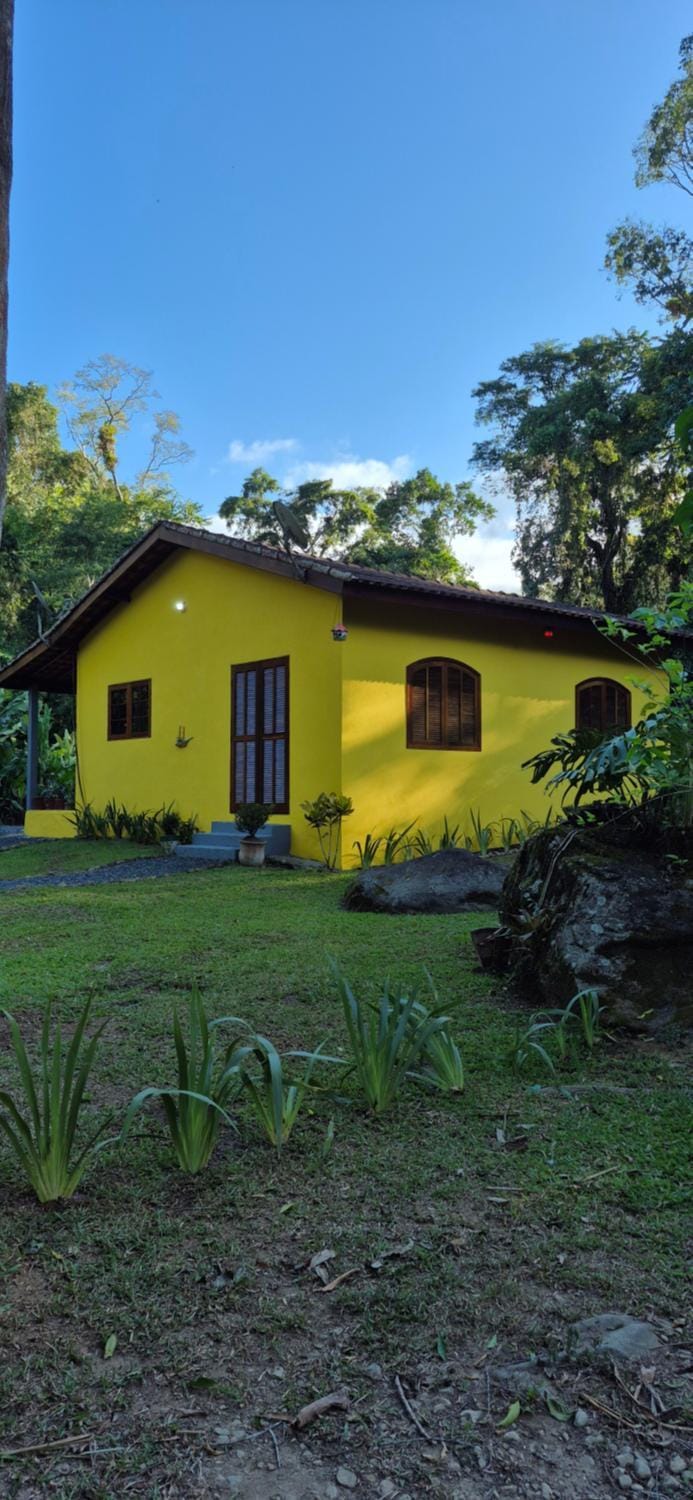 Recanto da Margo 1, casa com acesso a cachoeira House in Paraty