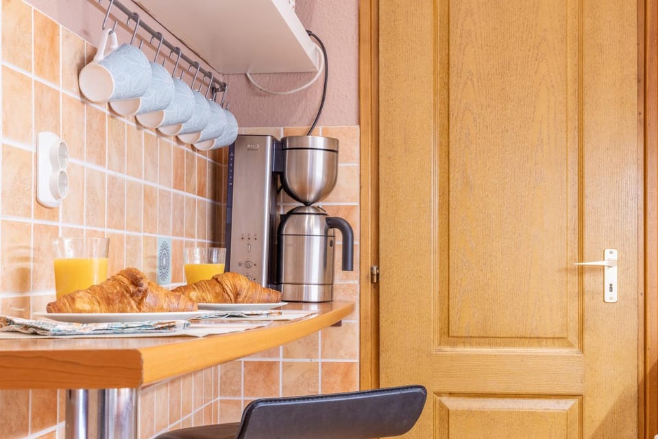 Coffee/tea facilities, Kitchen or kitchenette