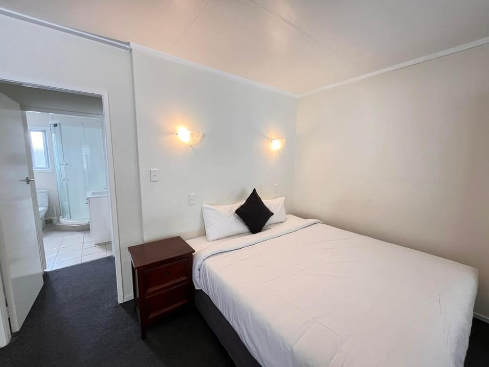 Bathroom, Bedroom
