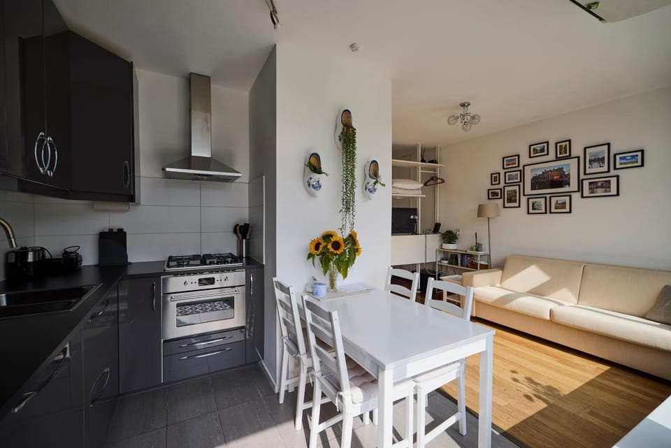 Seating area, Dining area, kitchen