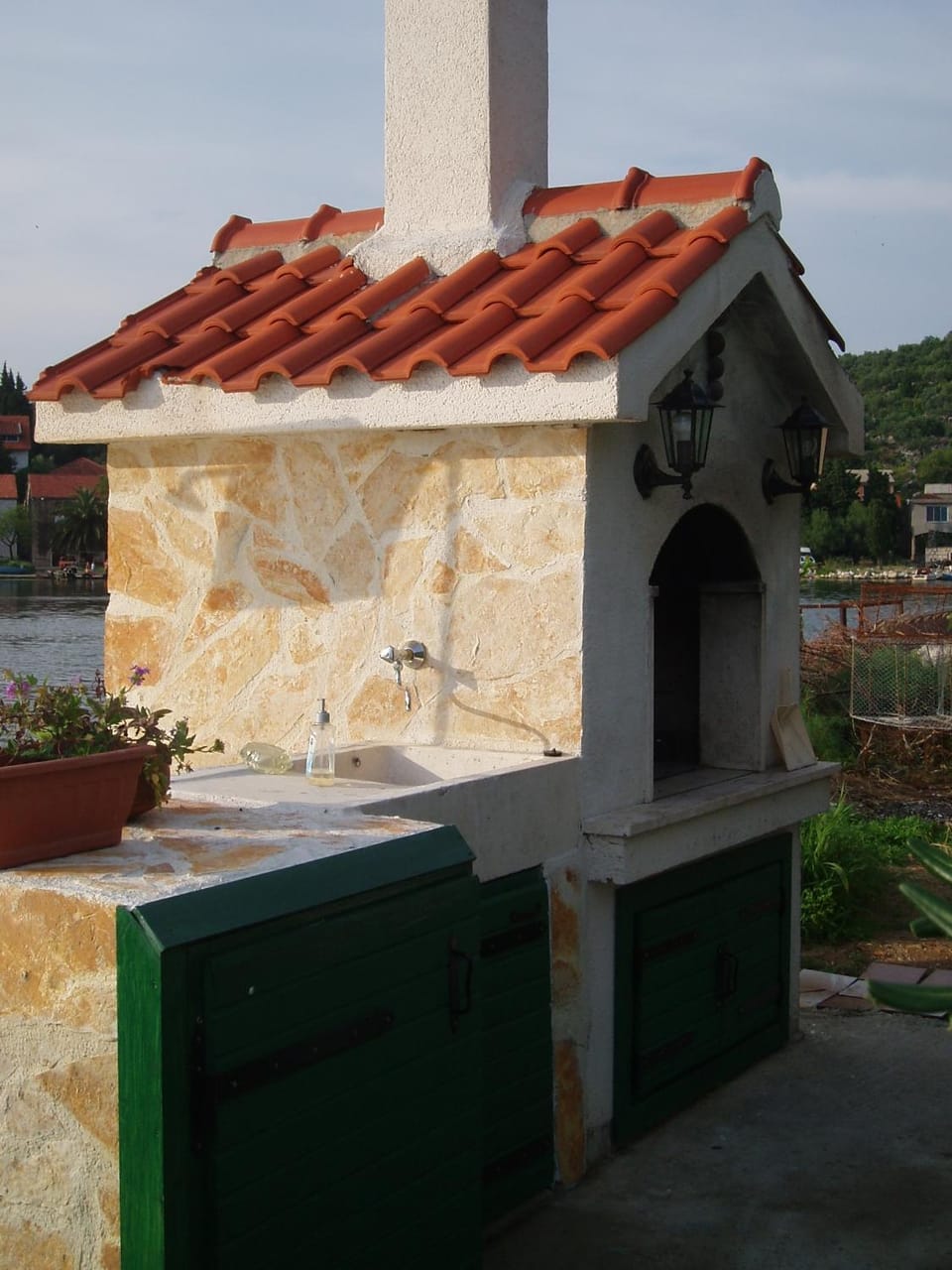 Location, children, Family