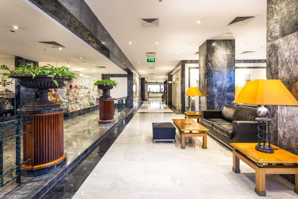 On-site shops, Lobby or reception