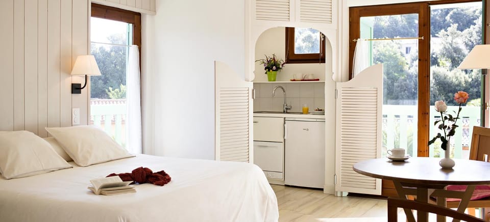 Bed, Photo of the whole room