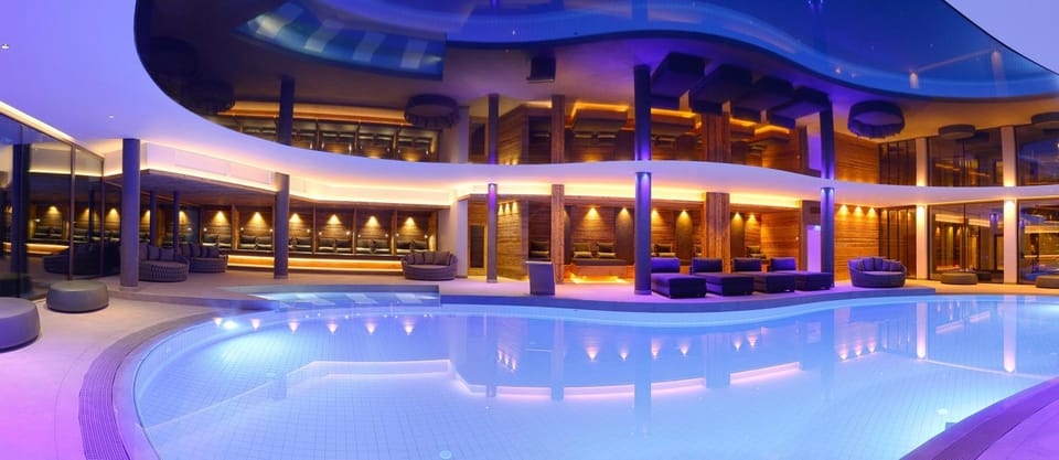 Hot Tub, Swimming pool