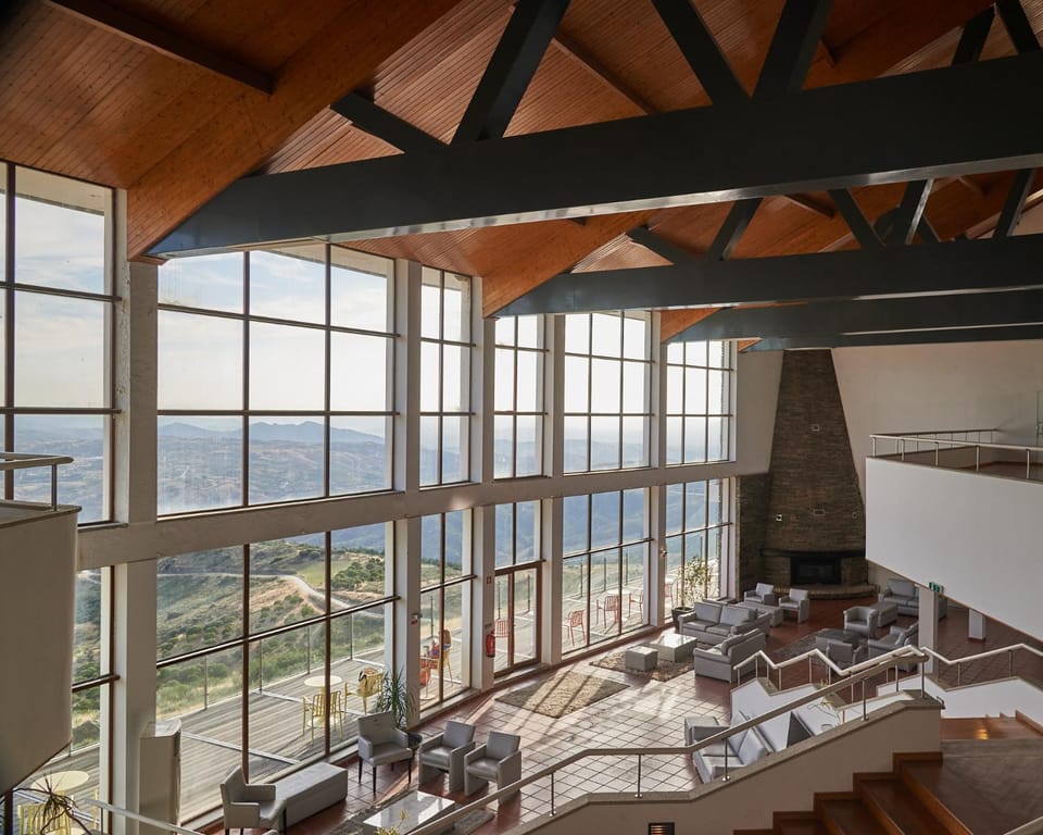 Communal lounge/ TV room