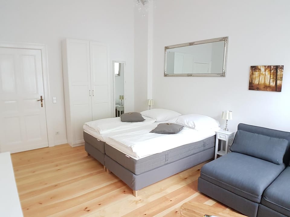 LANG Re by ROCKCHAIR Apartments l SUPERHOST Status l 2 Bedrooms Boxspringbeds in City Center - Cozy Family & Business Flair welcomes you! Apartment in Berlin