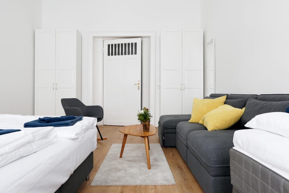 GREIF by ROCKCHAIR Apartments l SUPERHOST Status l 2 Bedrooms Boxspringbeds in City Center - Cozy Family & Business Flair welcomes you! Apartment in Berlin