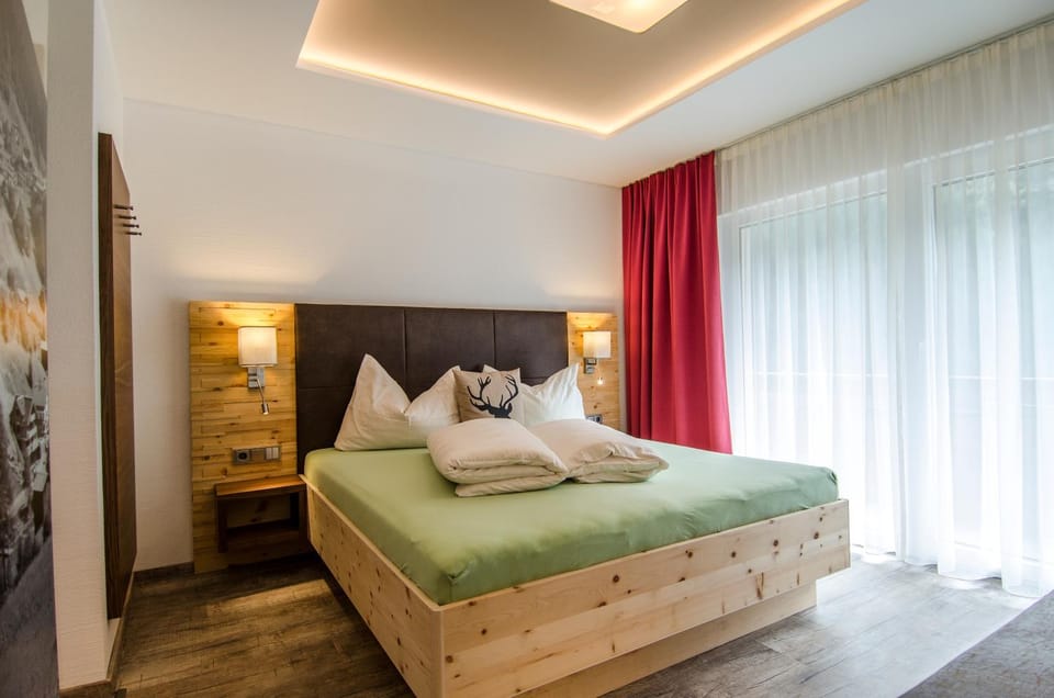 Bed, Day, Photo of the whole room, Bedroom