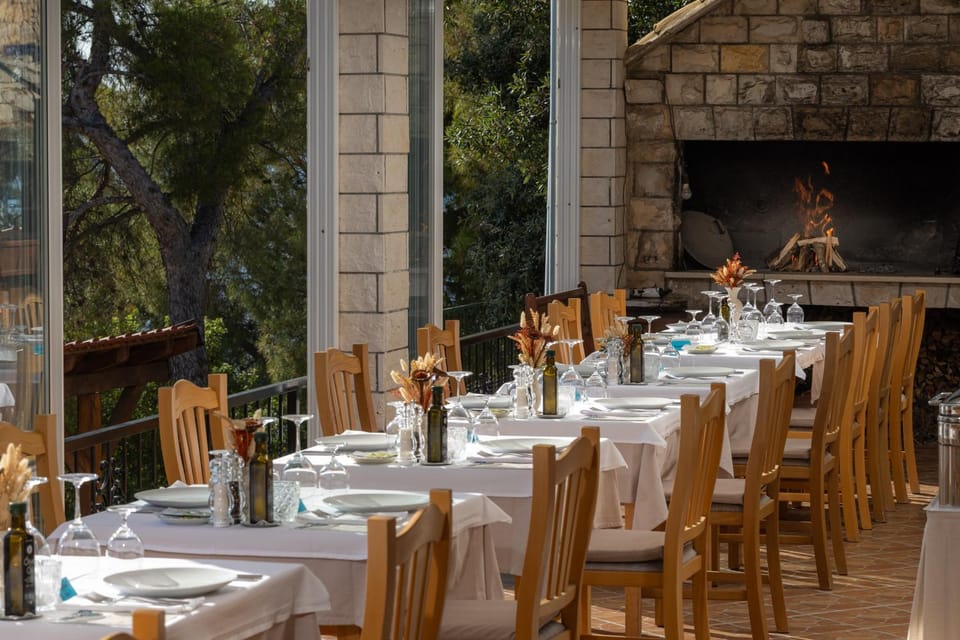 Restaurant/places to eat, View (from property/room), Sea view