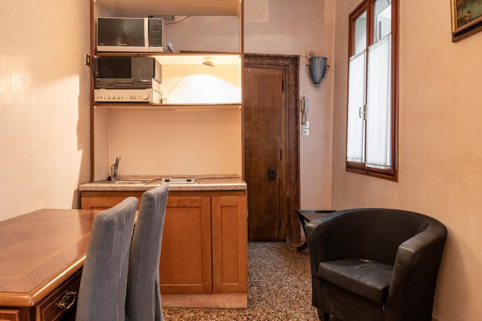 Ca’Molin Apartment in San Marco