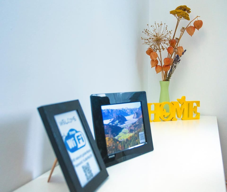 TV and multimedia, Living room, Decorative detail, Decorative detail, On site