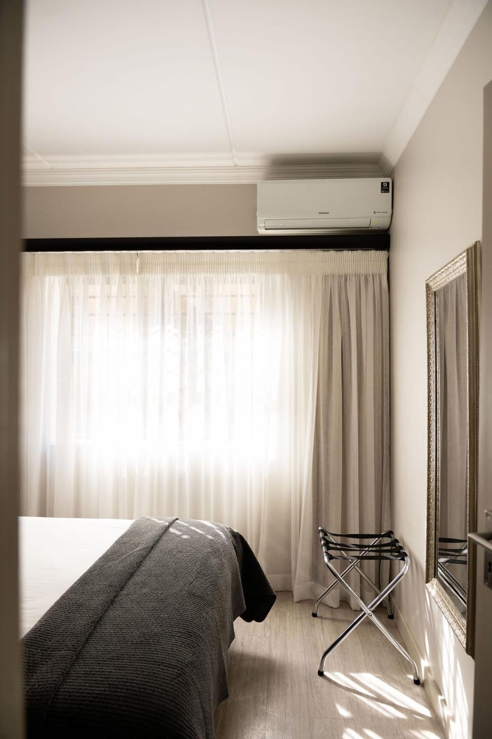 Bedroom, air conditioner