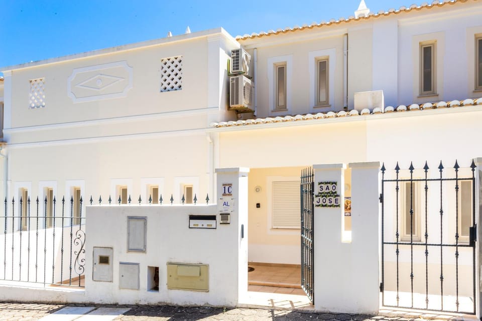 Property building, Facade/entrance, Street view