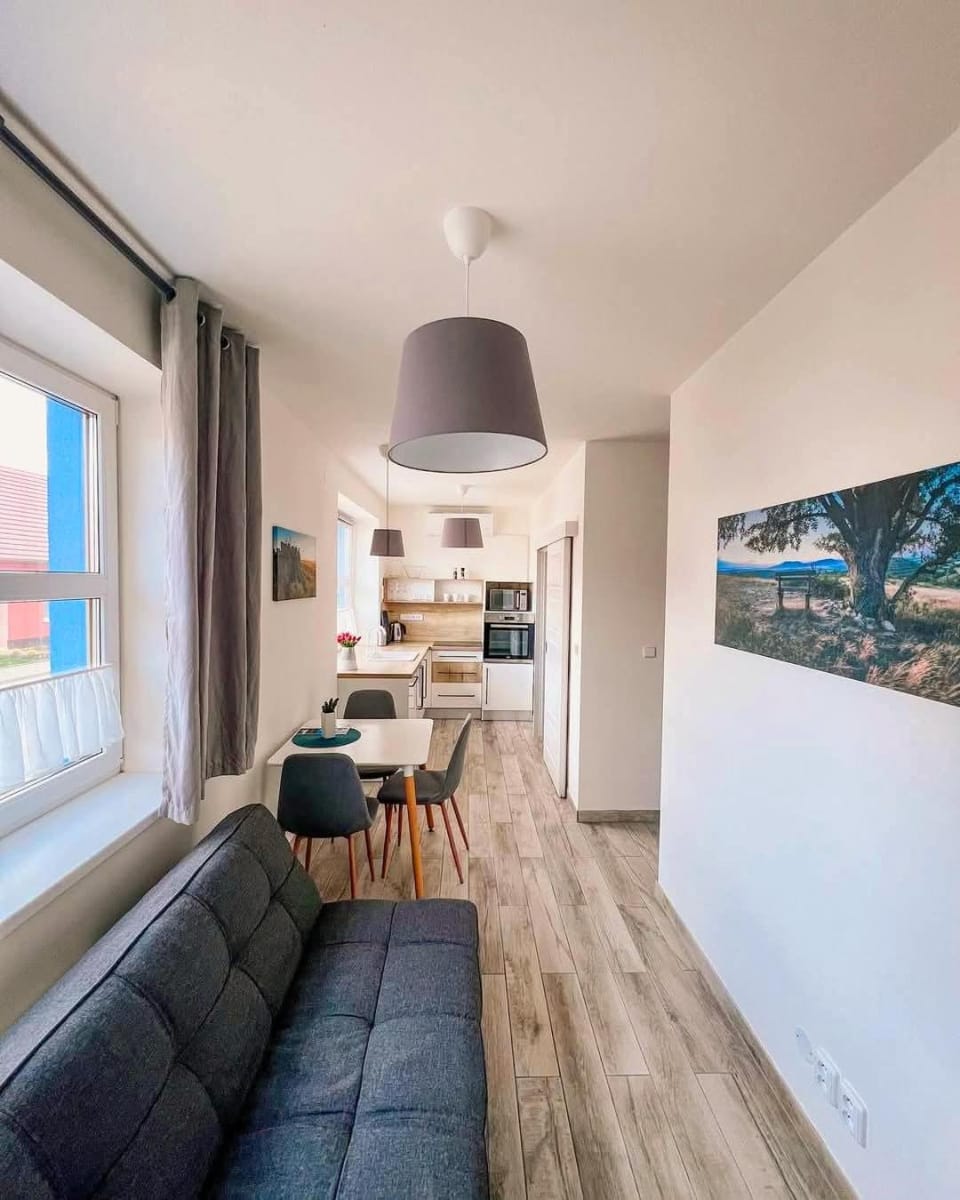 Kitchen or kitchenette, Seating area, Dining area