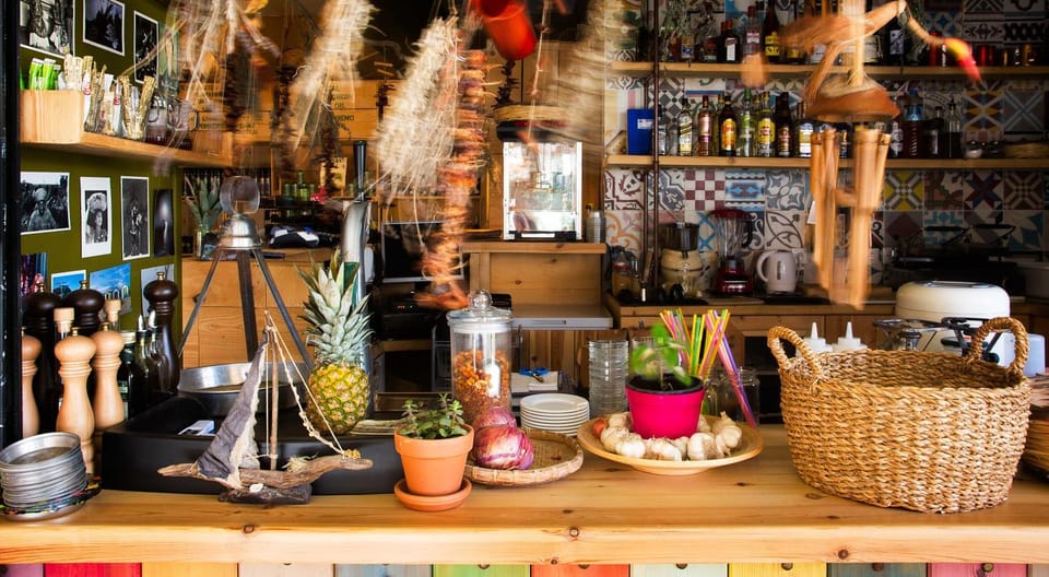 On-site shops, Lounge or bar, Food and drinks, Drinks, Alcoholic drinks