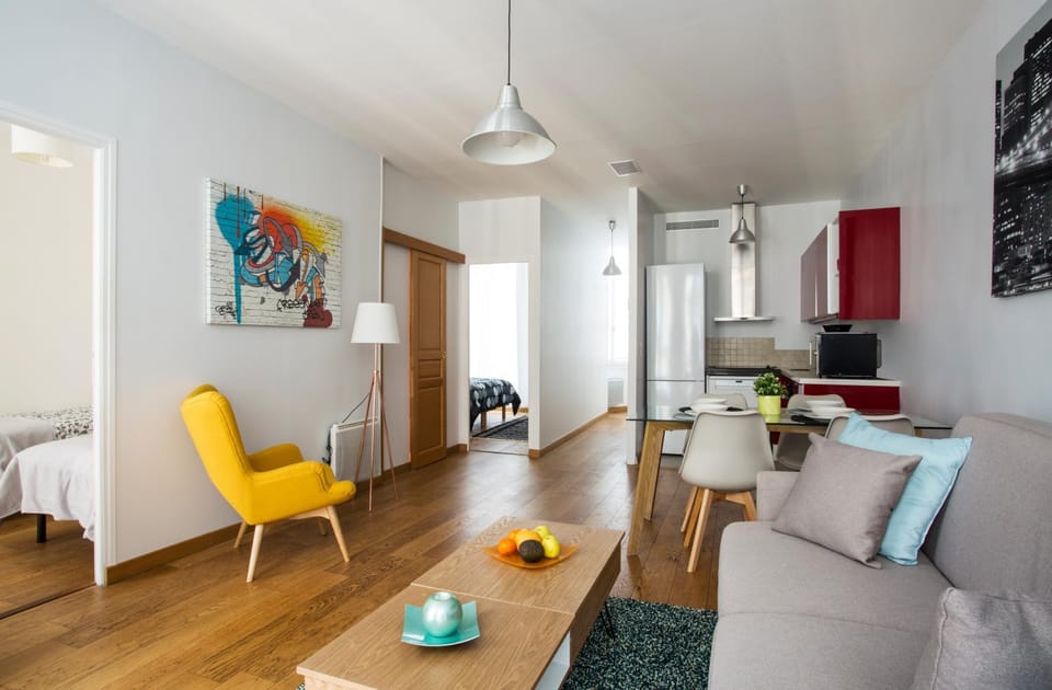 TV and multimedia, Kitchen or kitchenette, Living room, Dining area, bunk bed