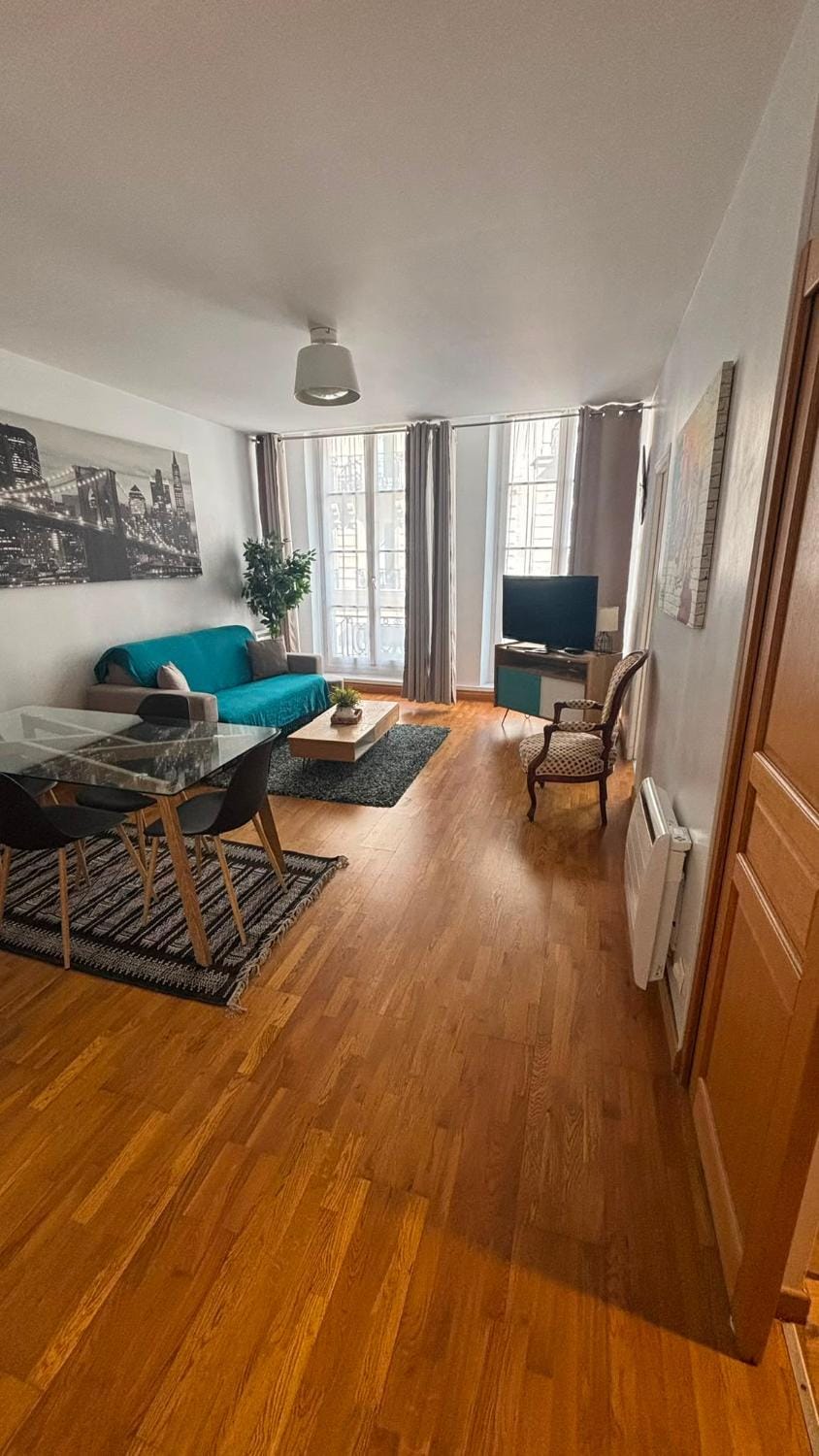 Rue du Temple - Le Marais with AC Apartment in Paris