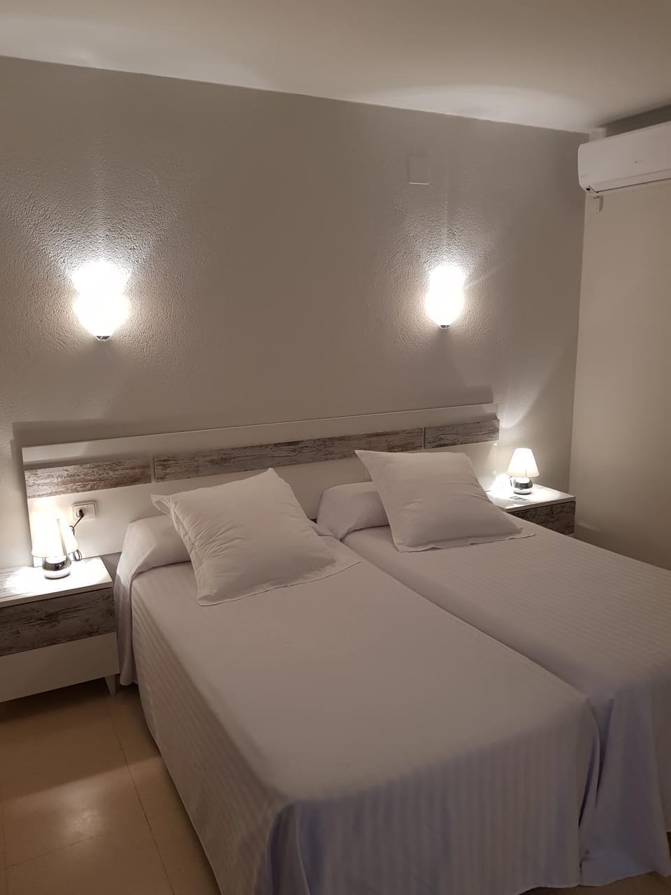 Hostal Ondina Hotel in Baix Empordà